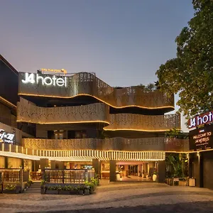 J4 4*, Legian (Bali) Indonesia